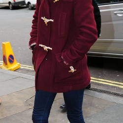 01-23 - Arriving at her hotel in London - England
